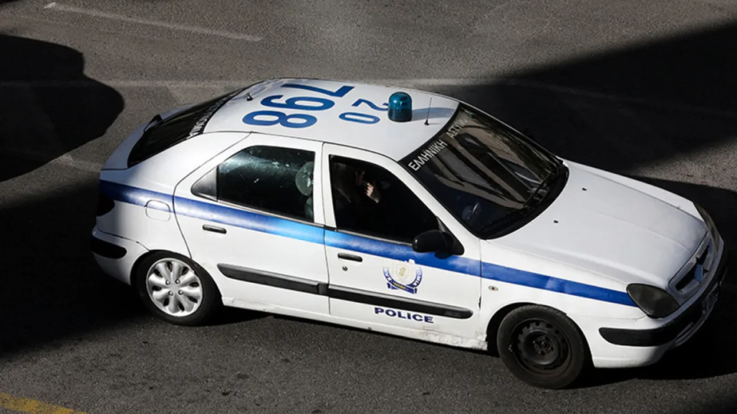 Συνελήφθησαν τέσσερις νεαροί που επιτέθηκαν και παρέσυραν με το ΙΧ τους τρανς γυναίκα στην Καλλιθέα Συνελήφθησαν τέσσερις νεαροί που επιτέθηκαν και παρέσυραν με το ΙΧ τους τρανς γυναίκα στην Καλλιθέα