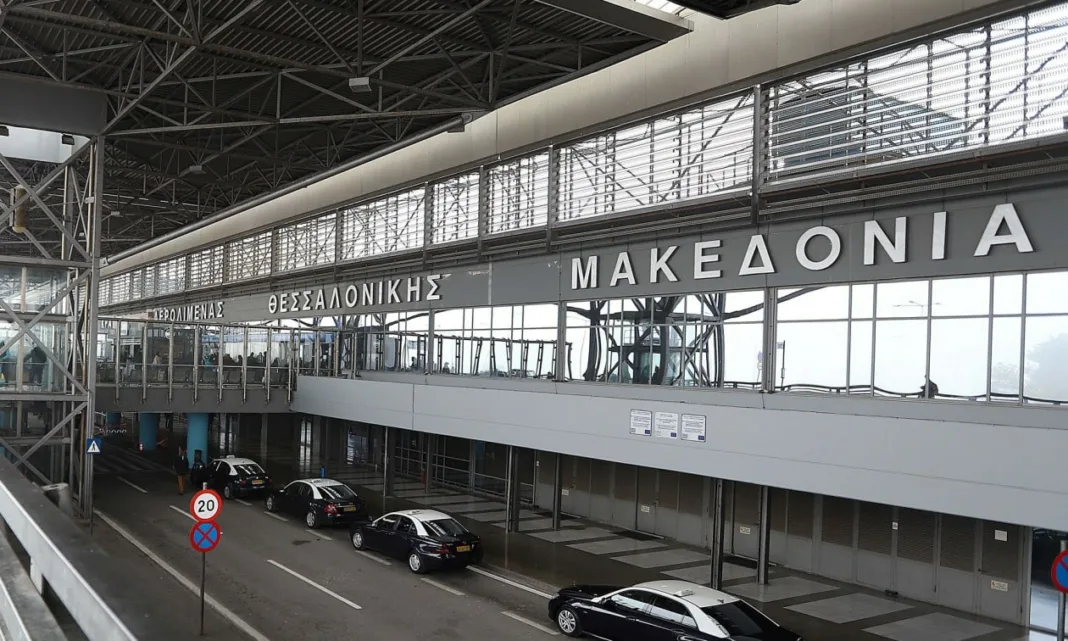 Αεροδρόμιο Μακεδονία: Ποινή φυλάκισης σε μεθυσμένο επιβάτη που προκάλεσε αναγκαστική προσγείωση Αεροδρόμιο Μακεδονία: Ποινή φυλάκισης σε μεθυσμένο επιβάτη που προκάλεσε αναγκαστική προσγείωση