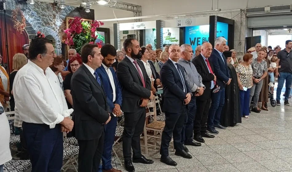 Στηρίζει και τη Χίο ο Μάνος Κόνσολας Στηρίζει και τη Χίο ο Μάνος Κόνσολας