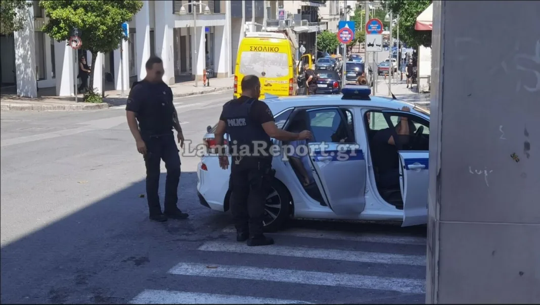 Επιδειξίας προκάλεσε αναστάτωση στο κέντρο της Λαμίας Επιδειξίας προκάλεσε αναστάτωση στο κέντρο της Λαμίας