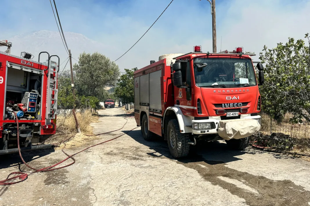 Υπό έλεγχο η φωτιά σε ξερά χόρτα έξω από τη Σταμάτα Υπό έλεγχο η φωτιά σε ξερά χόρτα έξω από τη Σταμάτα