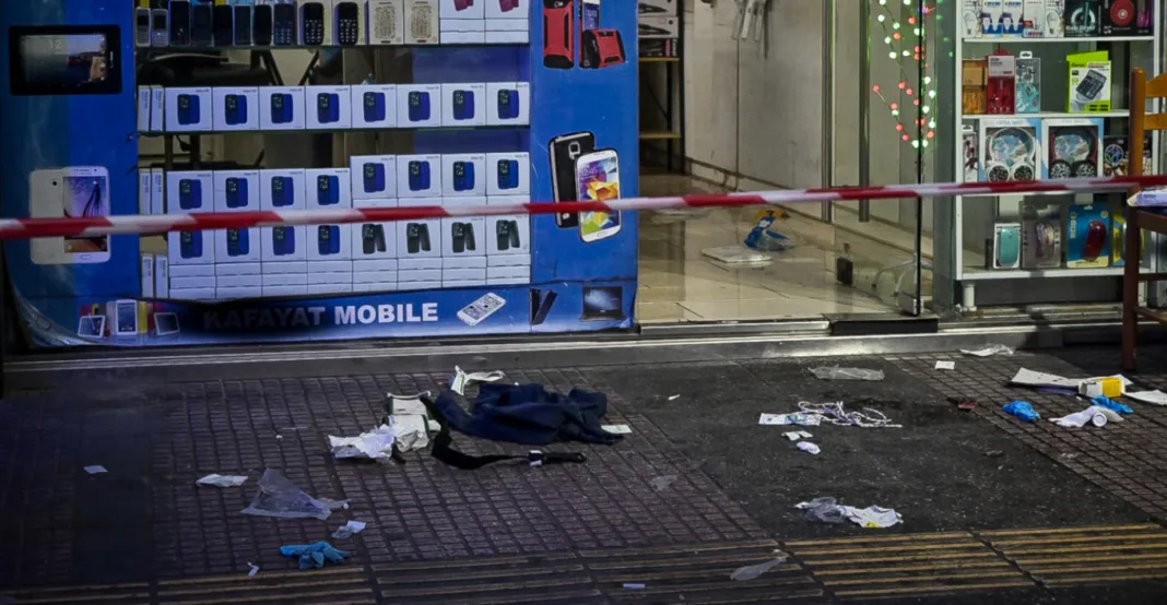 Στη φυλακή 30χρονος Έλληνας, ελεύθεροι με όρους οι δυο για την ένοπλη επίθεση στα Πατήσια Στη φυλακή 30χρονος Έλληνας, ελεύθεροι με όρους οι δυο για την ένοπλη επίθεση στα Πατήσια