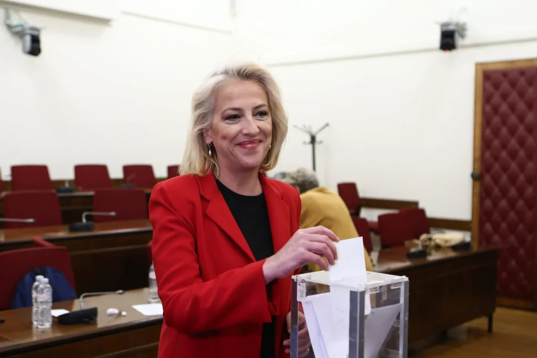 ΣΥΡΙΖΑ: Η Ρένα Δούρου πρόεδρος της κοινοβουλευτικής ομάδας ΣΥΡΙΖΑ: Η Ρένα Δούρου πρόεδρος της κοινοβουλευτικής ομάδας