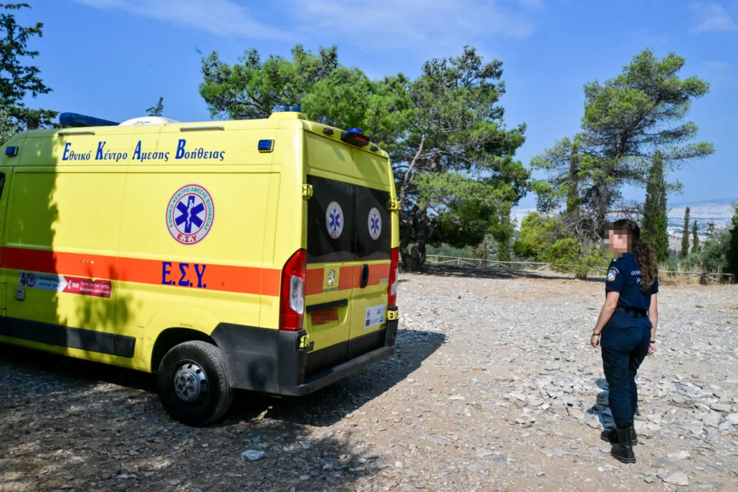 Εντοπίστηκε άνδρας απαγχονισμένος σε δέντρο έξω από εκκλησία στον Υμηττό Εντοπίστηκε άνδρας απαγχονισμένος σε δέντρο έξω από εκκλησία στον Υμηττό