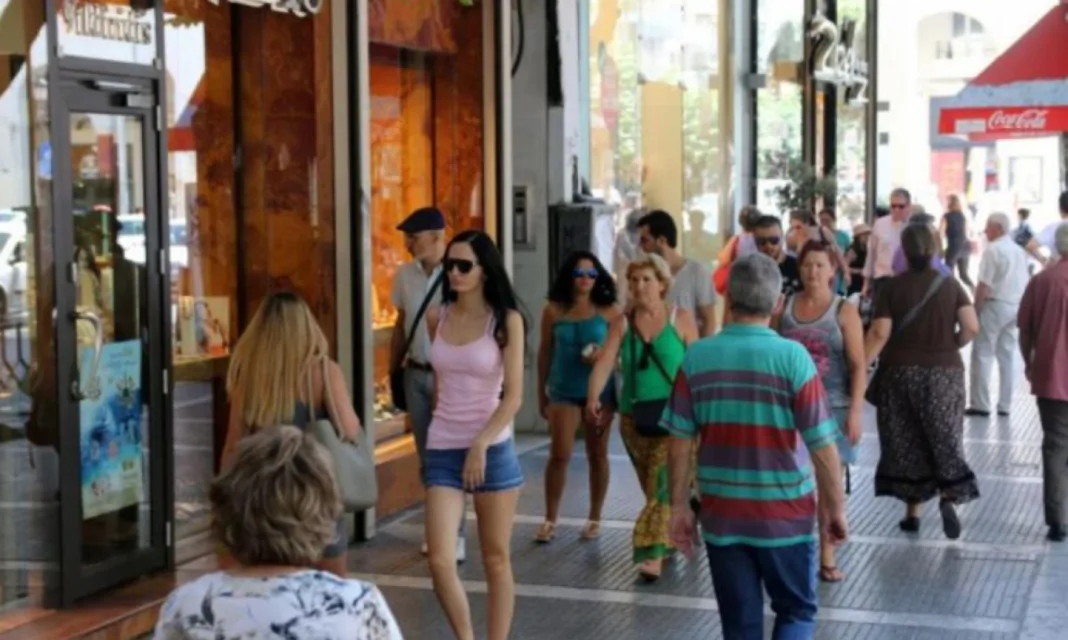 Ξεκινούν αύριο 13/7 οι θερινές εκπτώσεις Ξεκινούν αύριο 13/7 οι θερινές εκπτώσεις