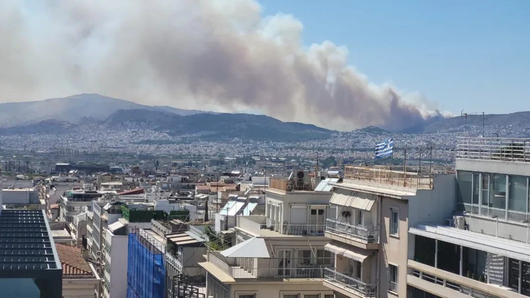 Φωτιά στην Περιφερειακή Αιγάλεω: 112 για εκκένωση σε Αφαία και Άνω Δάσος Χαϊδαρίου Φωτιά στην Περιφερειακή Αιγάλεω: 112 για εκκένωση σε Αφαία και Άνω Δάσος Χαϊδαρίου