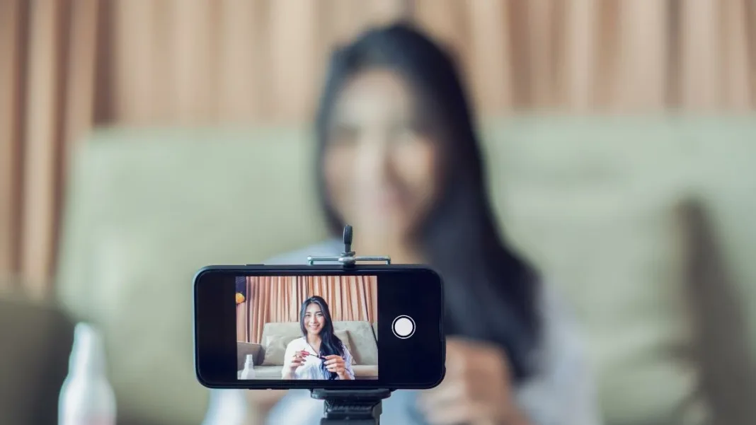 Πρόστιμο 70.000 ευρώ σε influencer για αδήλωτα έσοδα – Στο στόχαστρο της ΑΑΔΕ τα social media Πρόστιμο 70.000 ευρώ σε influencer για αδήλωτα έσοδα – Στο στόχαστρο της ΑΑΔΕ τα social media