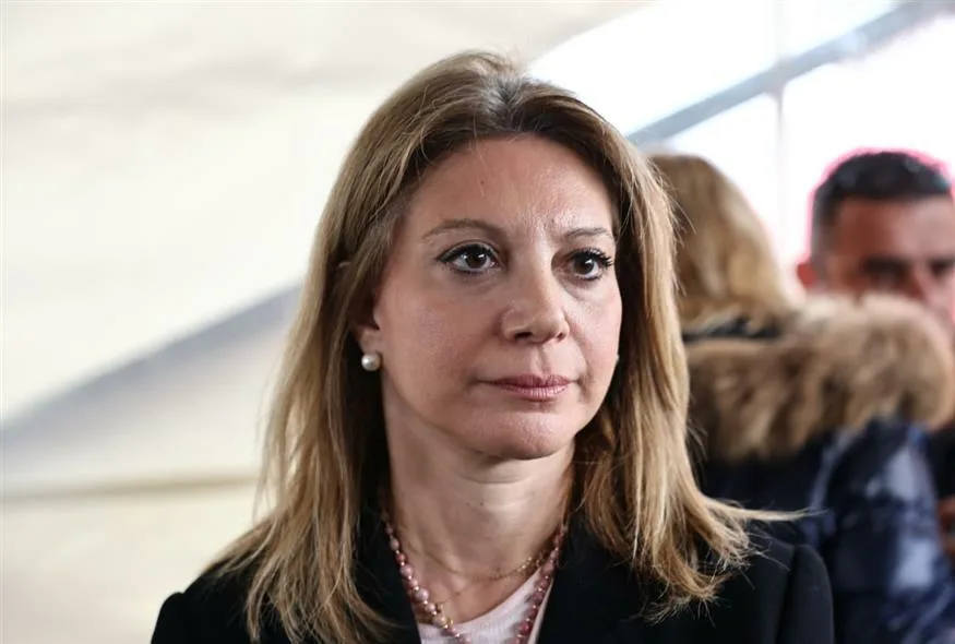 Δίκη Τεμπών: Επεισόδιο Καρυστιανού με Πλακιά Δίκη Τεμπών: Επεισόδιο Καρυστιανού με Πλακιά