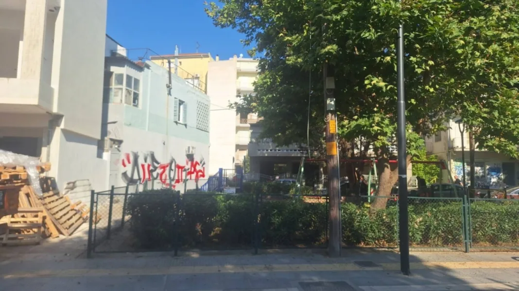 Εκτός κινδύνου με τραύματα στο πόδι νοσηλεύεται ο 16χρονος που μαχαιρώθηκε τα ξημερώματα στη Λάρισα Εκτός κινδύνου με τραύματα στο πόδι νοσηλεύεται ο 16χρονος που μαχαιρώθηκε τα ξημερώματα στη Λάρισα