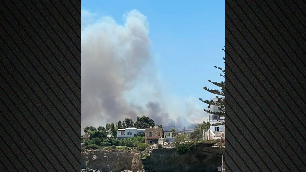 Νέα φωτιά στην Πάρο: 112 για εκκένωση των περιοχών Άσπρο Χωριό και Καμάρι Νέα φωτιά στην Πάρο: 112 για εκκένωση των περιοχών Άσπρο Χωριό και Καμάρι