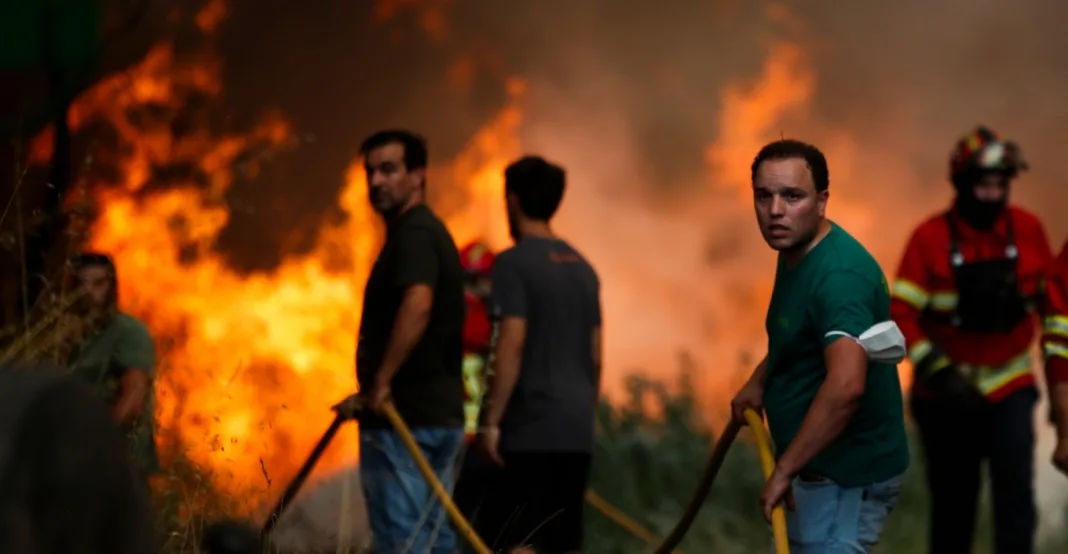 Υπό έλεγχο η μεγάλη πυρκαγιά στο βόρειο τμήμα της Πορτογαλίας Υπό έλεγχο η μεγάλη πυρκαγιά στο βόρειο τμήμα της Πορτογαλίας