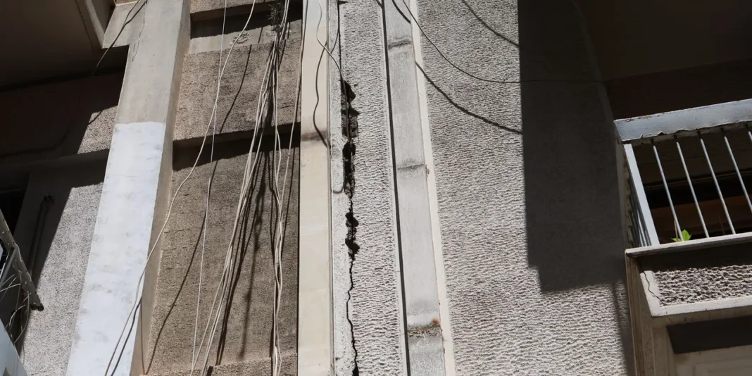 Κυψέλη: Ρωγμές σε σπίτια, ανησυχία των κατοίκων Κυψέλη: Ρωγμές σε σπίτια, ανησυχία των κατοίκων