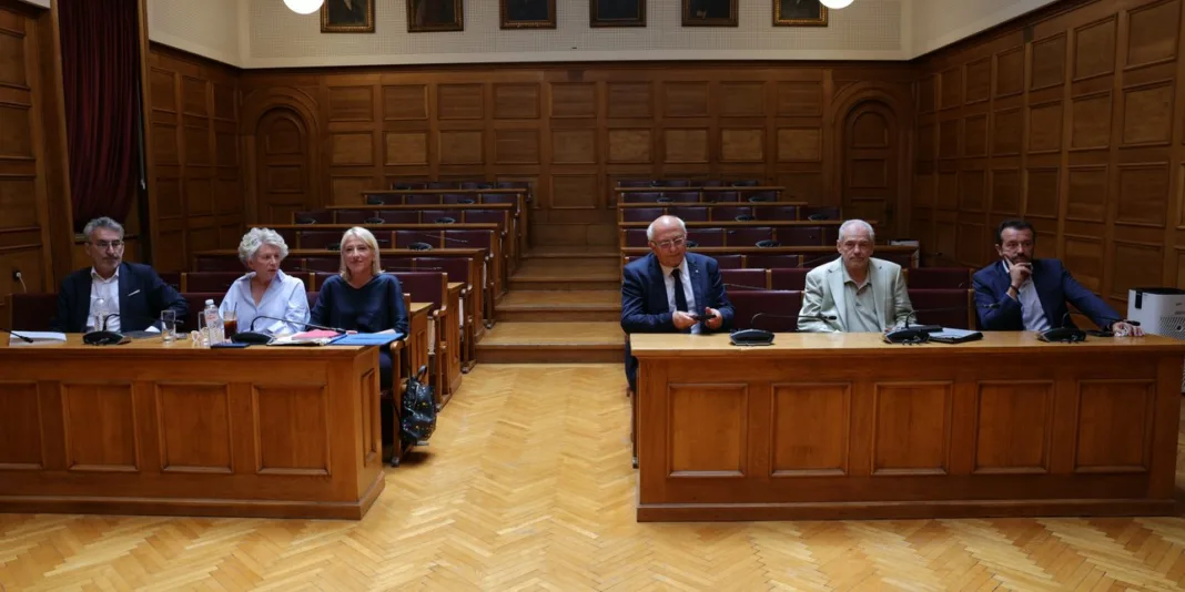 ΣΥΡΙΖΑ: Με 7 άτομα συνεδρίασε η ΚΟ ΣΥΡΙΖΑ: Με 7 άτομα συνεδρίασε η ΚΟ