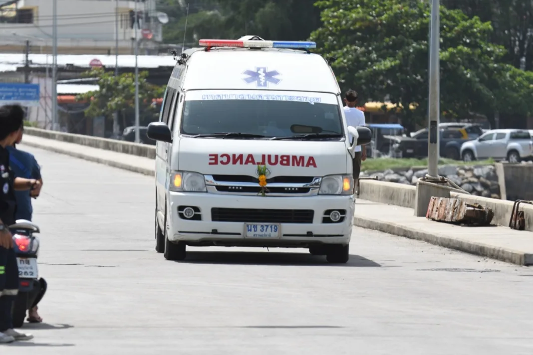Τραγωδία στην Ταϊλάνδη: 11χρονος έπεσε με αγροτικό πάνω σε βουδιστές μοναχούς, οκτώ νεκροί Τραγωδία στην Ταϊλάνδη: 11χρονος έπεσε με αγροτικό πάνω σε βουδιστές μοναχούς, οκτώ νεκροί