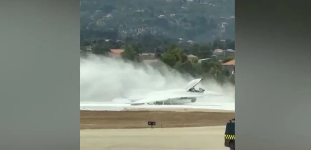 Ζάκυνθος: Αναγκαστική προσγείωση F-16. Σώος ο πιλότος Ζάκυνθος: Αναγκαστική προσγείωση F-16. Σώος ο πιλότος