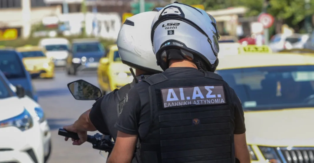 Στο νοσοκομείο 27χρονη που ξυλοκοπήθηκε από τον πρώην σύντροφό της στη Θεσσαλονίκη Στο νοσοκομείο 27χρονη που ξυλοκοπήθηκε από τον πρώην σύντροφό της στη Θεσσαλονίκη