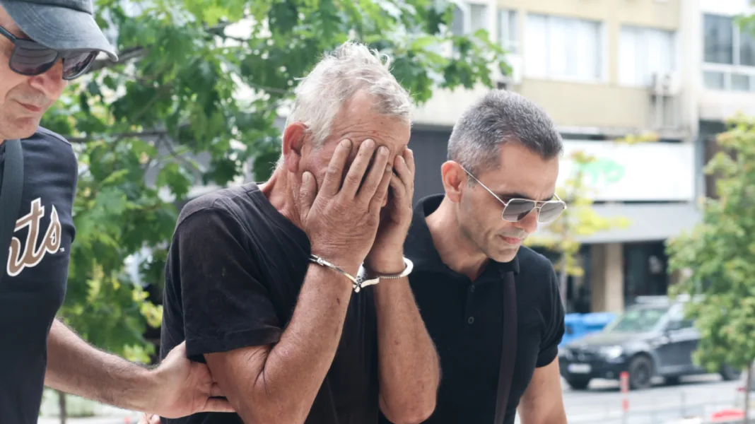 Προφυλακιστέος ο 59χρονος που είχε βάλει έξι φωτιές στην Θεσσαλονίκη: Ημουν πιεσμένος από τη δουλειά μου, ισχυρίστηκε Προφυλακιστέος ο 59χρονος που είχε βάλει έξι φωτιές στην Θεσσαλονίκη: Ημουν πιεσμένος από τη δουλειά μου, ισχυρίστηκε