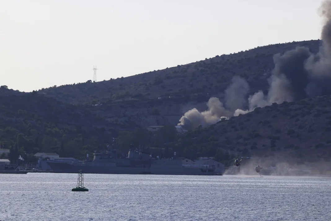 Βελτιωμένη η εικόνα στα πύρινα μέτωπα: Υπό έλεγχο στη Σαλαμίνα, χωρίς ενεργό μέτωπο στη Βοιωτία, οριοθετήθηκε στην Πέλλα Βελτιωμένη η εικόνα στα πύρινα μέτωπα: Υπό έλεγχο στη Σαλαμίνα, χωρίς ενεργό μέτωπο στη Βοιωτία, οριοθετήθηκε στην Πέλλα