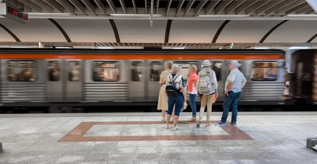 Θερινό ωράριο στα ΜΜΜ: Πώς κινούνται τον Αύγουστο μετρό, ΗΣΑΠ, τραμ και λεωφορεία Θερινό ωράριο στα ΜΜΜ: Πώς κινούνται τον Αύγουστο μετρό, ΗΣΑΠ, τραμ και λεωφορεία