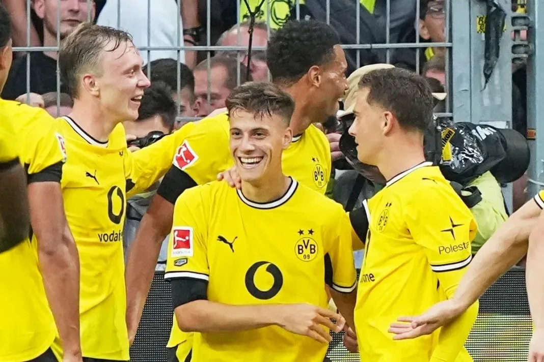 Κωνσταντέλιας: Ανοιξε λογαριασμό στη Bundesliga με τη φανέλα της Ντόρτμουντ Κωνσταντέλιας: Ανοιξε λογαριασμό στη Bundesliga με τη φανέλα της Ντόρτμουντ