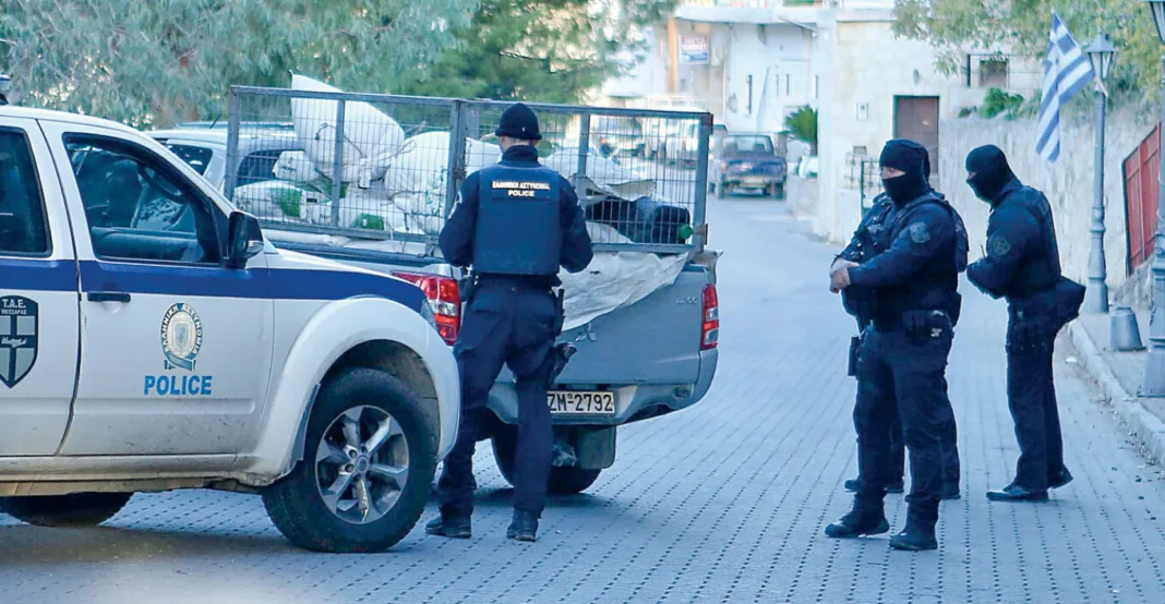 Αποφυλακίστηκαν υπό όρους τρία μέλη της οικογένειας Καργάκη από τα Βορίζια Αποφυλακίστηκαν υπό όρους τρία μέλη της οικογένειας Καργάκη από τα Βορίζια