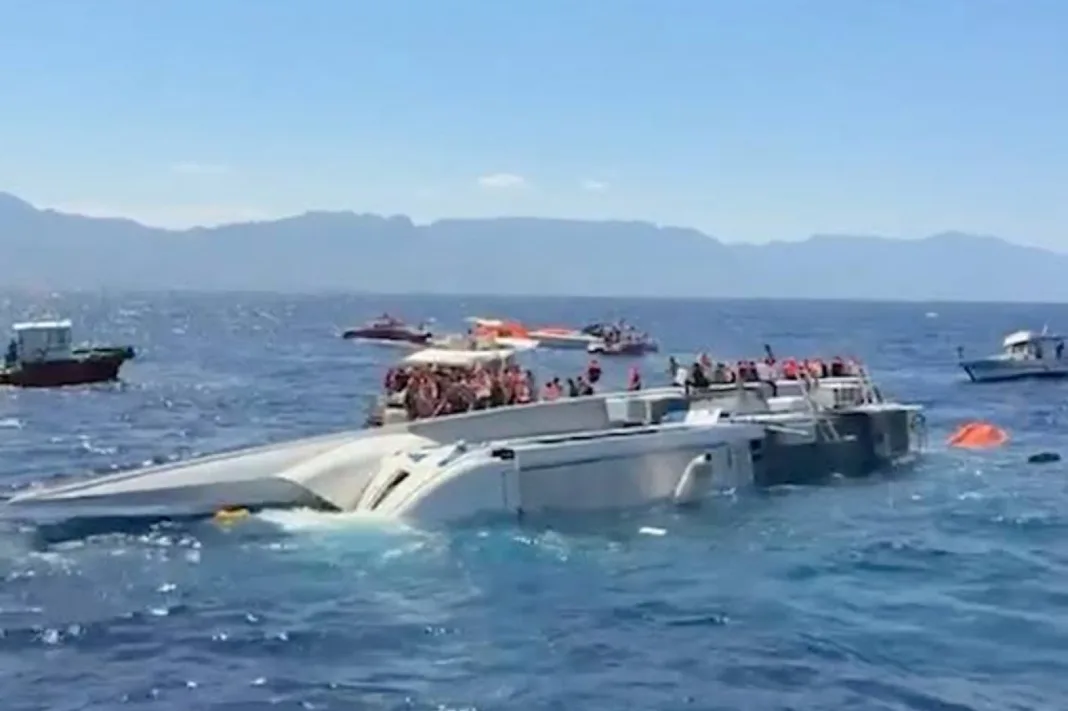 Τραγωδία στην Κερύνεια: Φόβοι πως οι 20 αγνοούμενοι του ναυαγίου είναι εγκλωβισμένοι μέσα στο βυθισμένο πλοίο Τραγωδία στην Κερύνεια: Φόβοι πως οι 20 αγνοούμενοι του ναυαγίου είναι εγκλωβισμένοι μέσα στο βυθισμένο πλοίο