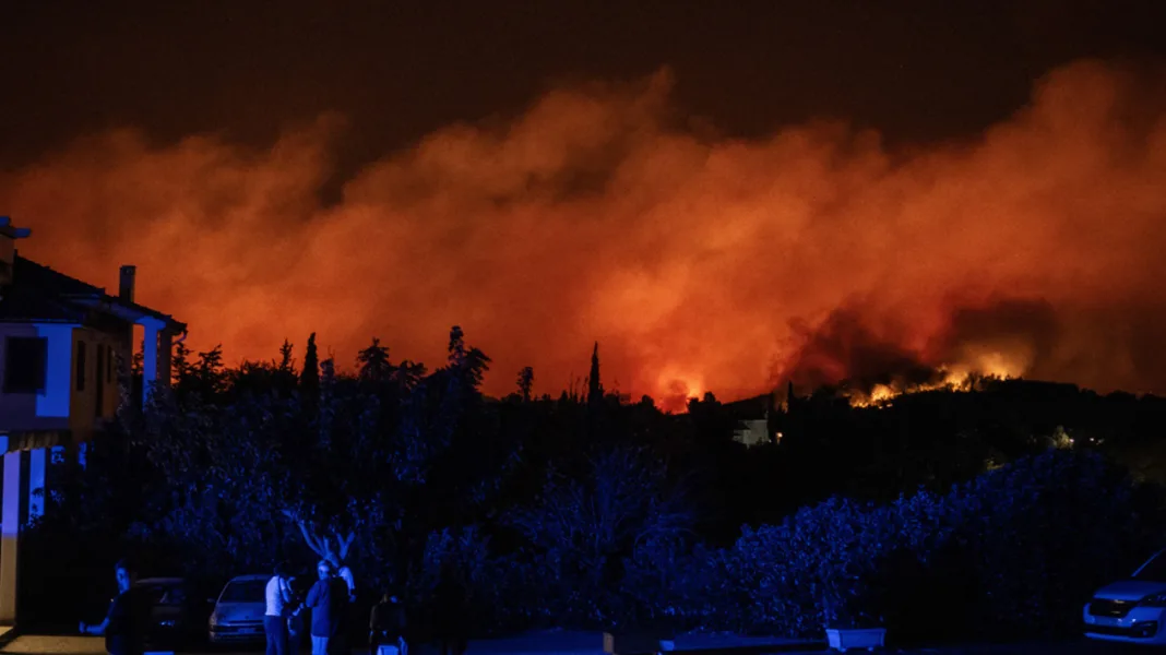Τέσσερις συλλήψεις για πρόκληση πυρκαγιών σε Πάρο, Τρίκαλα, Ρόδο και Χαλκιδική Τέσσερις συλλήψεις για πρόκληση πυρκαγιών σε Πάρο, Τρίκαλα, Ρόδο και Χαλκιδική