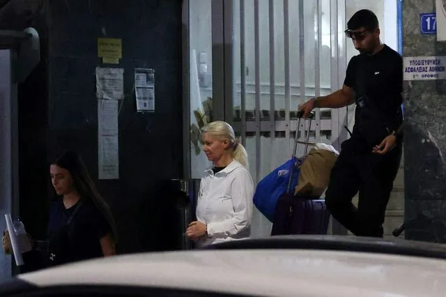 Θάνατος Μαζωνάκη: Στις φυλακές Κορυδαλλού οι δύο γιατροί-Στο κελί της Μουρτζούκου η Γάκα (βίντεο) Θάνατος Μαζωνάκη: Στις φυλακές Κορυδαλλού οι δύο γιατροί-Στο κελί της Μουρτζούκου η Γάκα (βίντεο)
