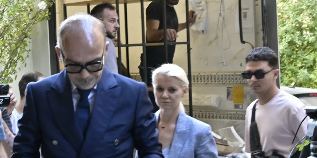 Θάνατος Μαζωνάκη: Προφυλακίστηκαν οι δύο γιατροί μετά τις απολογίες τους (Βίντεο) Θάνατος Μαζωνάκη: Προφυλακίστηκαν οι δύο γιατροί μετά τις απολογίες τους (Βίντεο)