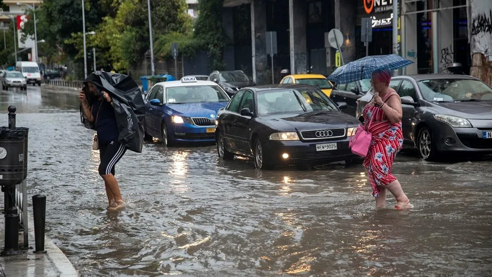 Κρήτη: Σε Κόκκινο Συναγερμό μέχρι την Κυριακή-Ισχυρά καιρικά φαινόμενα με θυελλώδεις ανέμους Κρήτη: Σε Κόκκινο Συναγερμό μέχρι την Κυριακή-Ισχυρά καιρικά φαινόμενα με θυελλώδεις ανέμους