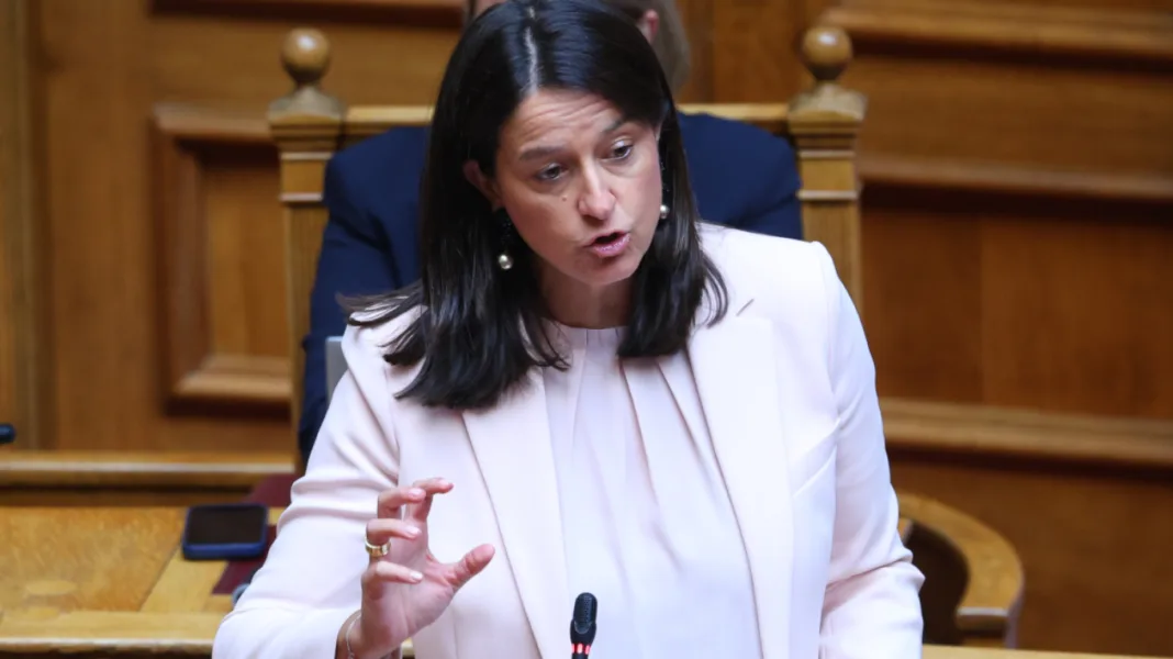 Κεραμέως: Λήξαν το θέμα με το επίδομα ανεργίας-Δεν υπάρχει ζήτημα περικοπής ή χρονικού περιορισμού Κεραμέως: Λήξαν το θέμα με το επίδομα ανεργίας-Δεν υπάρχει ζήτημα περικοπής ή χρονικού περιορισμού