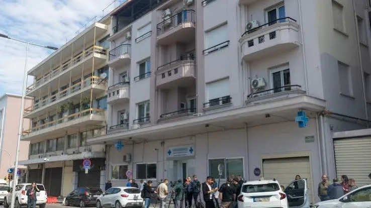 Θεσσαλονίκη: «Μου ζητούσαν 12.000 ευρώ για συνεδρίες και φάρμακα που είναι δωρεάν»-Σοκάρουν οι μαρτυρίες για την κλινική με τις παράνομες χημειοθεραπείες Θεσσαλονίκη: «Μου ζητούσαν 12.000 ευρώ για συνεδρίες και φάρμακα που είναι δωρεάν»-Σοκάρουν οι μαρτυρίες για την κλινική με τις παράνομες χημειοθεραπείες