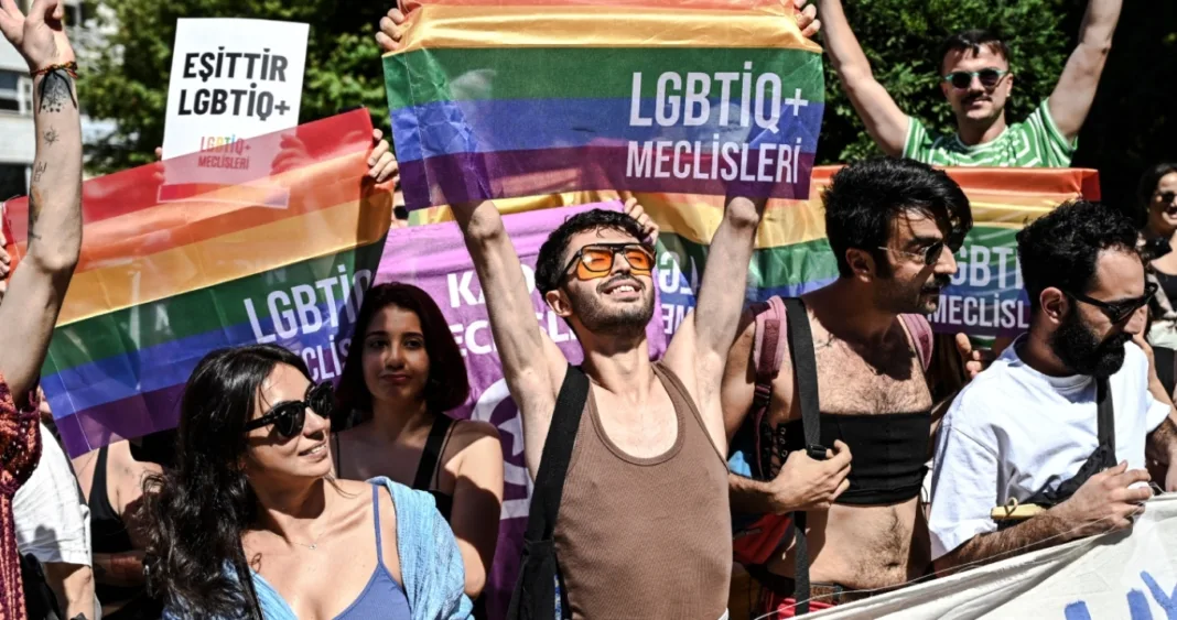 Κλείνει ενημερωτική ιστοσελίδα στην Τουρκία με κατηγορίες για προπαγάνδα υπέρ των ΛΟΑΤΚΙ+ Κλείνει ενημερωτική ιστοσελίδα στην Τουρκία με κατηγορίες για προπαγάνδα υπέρ των ΛΟΑΤΚΙ+