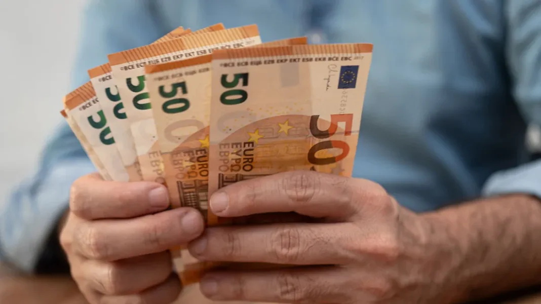 Συνταξιούχοι: 400 ευρώ αφορολόγητα τον Νοέμβριο, ποιοι είναι οι δικαιούχοι Συνταξιούχοι: 400 ευρώ αφορολόγητα τον Νοέμβριο, ποιοι είναι οι δικαιούχοι