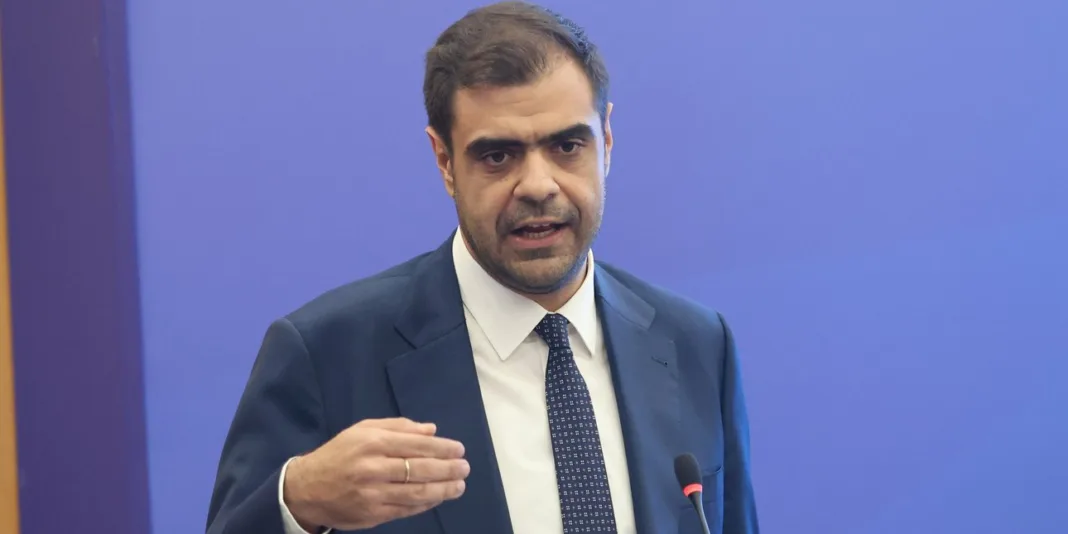 Μαρινάκης: Ο κ. Ανδρουλάκης γύρισε τον χρόνο πίσω στο “δώσ’ τα όλα”, αλλά ξέχασε να μας πει ποιος θα πληρώσει τον λογαριασμό Μαρινάκης: Ο κ. Ανδρουλάκης γύρισε τον χρόνο πίσω στο “δώσ’ τα όλα”, αλλά ξέχασε να μας πει ποιος θα πληρώσει τον λογαριασμό