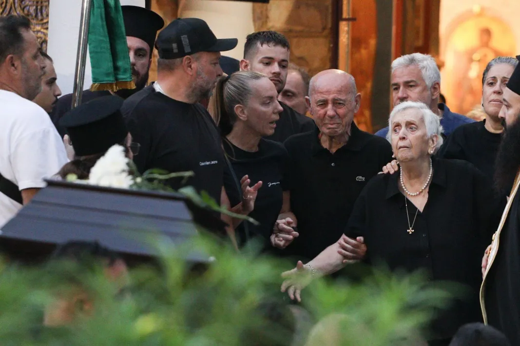 Αδερφή Γιώργου Μαζωνάκη: “Ζητάμε την παραδειγματική τιμωρία τους, για τον άδικο χαμό του” Αδερφή Γιώργου Μαζωνάκη: “Ζητάμε την παραδειγματική τιμωρία τους, για τον άδικο χαμό του”