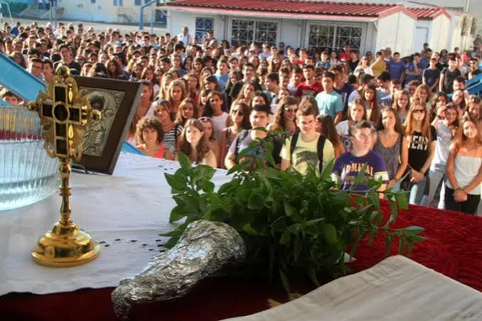 Το πρώτο κουδούνι σήμερα στα σχολεία με τον αγιασμό-Όλες οι αλλαγές της νέας σχολικής χρονιάς Το πρώτο κουδούνι σήμερα στα σχολεία με τον αγιασμό-Όλες οι αλλαγές της νέας σχολικής χρονιάς