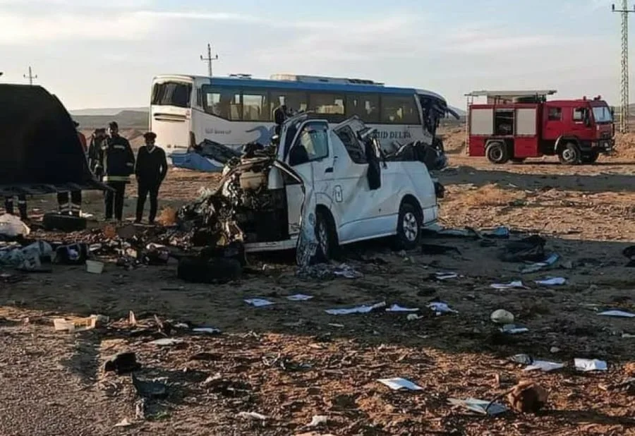 Αίγυπτος: 21 νεκροί από σύγκρουση λεωφορείων στο Σινά Αίγυπτος: 21 νεκροί από σύγκρουση λεωφορείων στο Σινά