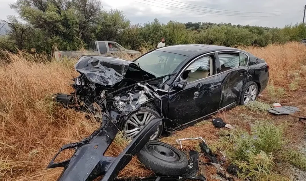 Ναύπλιο: Σφοδρό τροχαίο ατύχημα με εγκλωβισμένους και τραυματίες (φωτογραφίες) Ναύπλιο: Σφοδρό τροχαίο ατύχημα με εγκλωβισμένους και τραυματίες (φωτογραφίες)