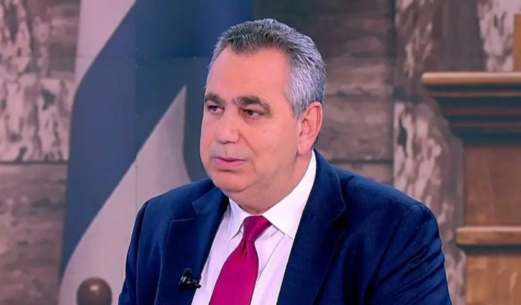Ο Βασίλης Χιώτης αναλαμβάνει να στήσει νέο ενημερωτικό ραδιόφωνο για λογαριασμό του ΑΝΤ1 Ο Βασίλης Χιώτης αναλαμβάνει να στήσει νέο ενημερωτικό ραδιόφωνο για λογαριασμό του ΑΝΤ1