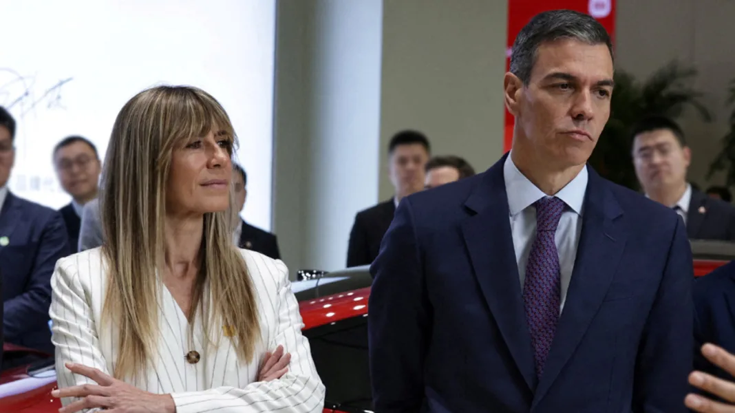 Η σύζυγος του Πέδρο Σάντσεθ παραπέμπεται σε δίκη για άσκηση επιρροής και υπεξαίρεση Η σύζυγος του Πέδρο Σάντσεθ παραπέμπεται σε δίκη για άσκηση επιρροής και υπεξαίρεση