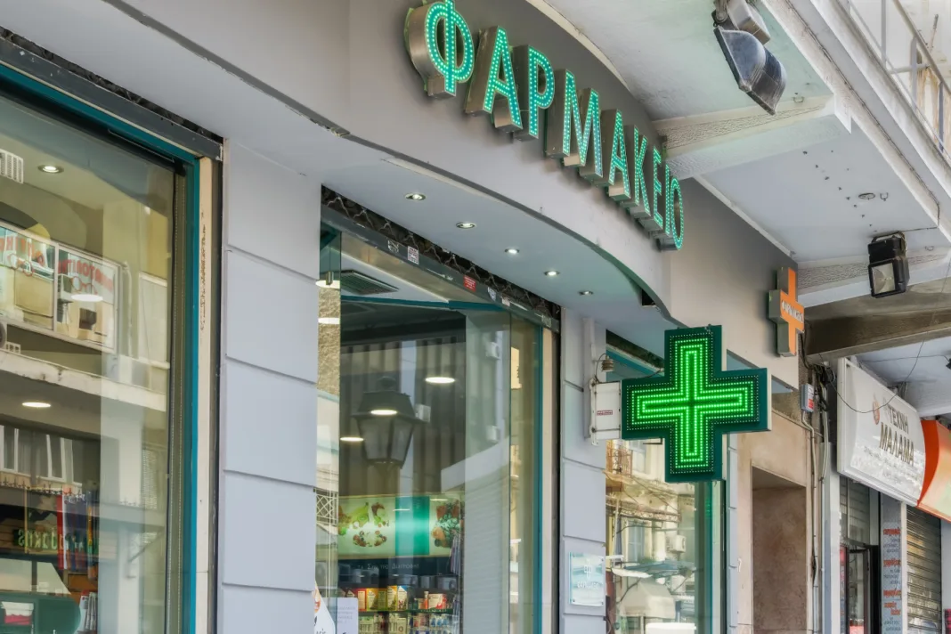 Θεσσαλονίκη: Συνελήφθη 18χρονος που μπήκε στην άυλη και έβγαλε συνταγή για οπιούχο φάρμακο Θεσσαλονίκη: Συνελήφθη 18χρονος που μπήκε στην άυλη και έβγαλε συνταγή για οπιούχο φάρμακο